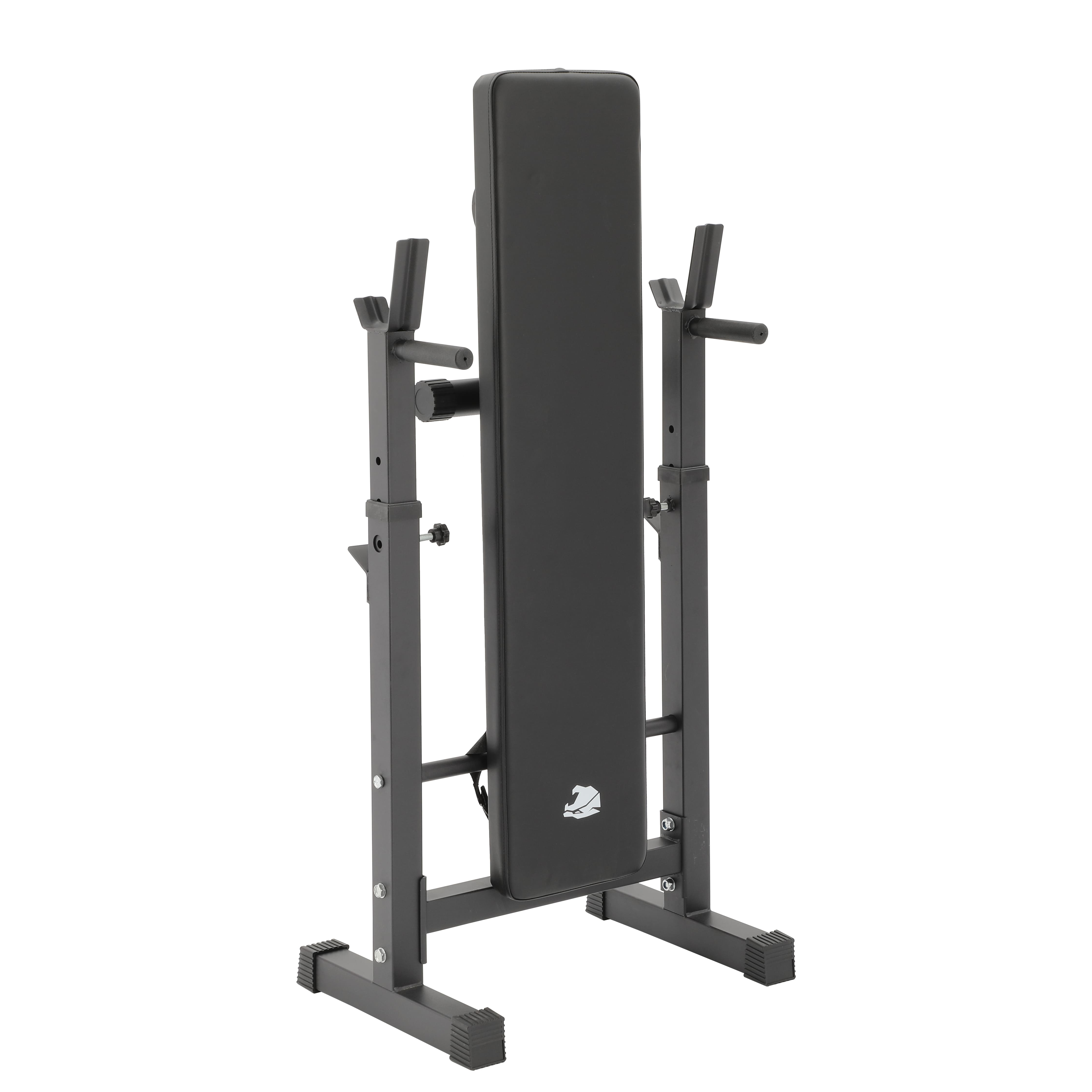 Un banco de pesas negro con acolchado y marco metálico, para entrenamiento de fuerza.