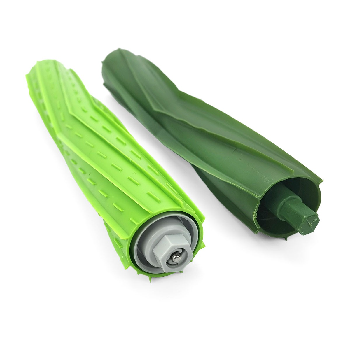 Dos rodillos de cepillo verdes con superficies texturizadas sobre fondo blanco.