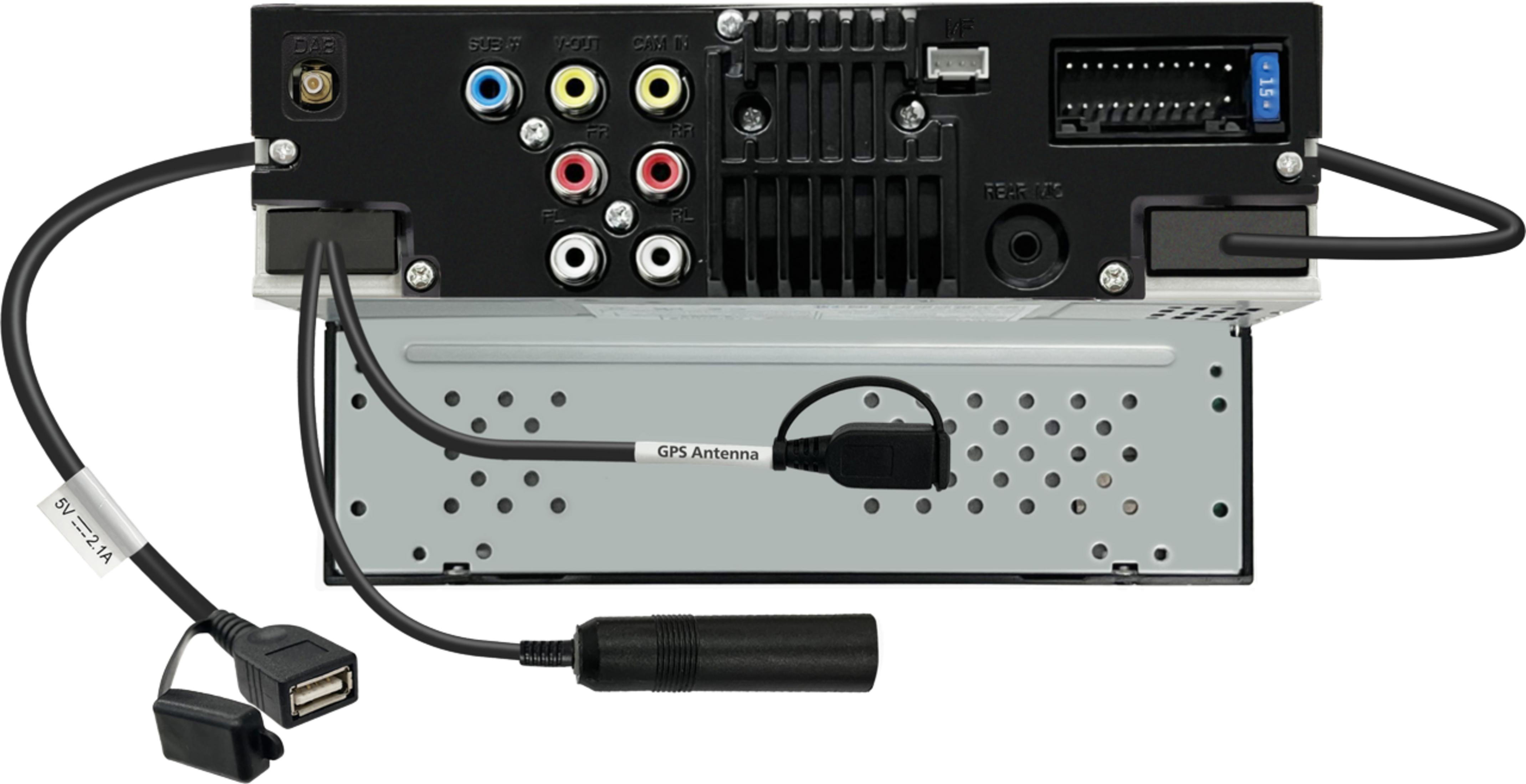 Rückseite eines Autoradios mit Anschlüssen: DAB, V-OUT, CAM IN, GPS-Antenne, USB.