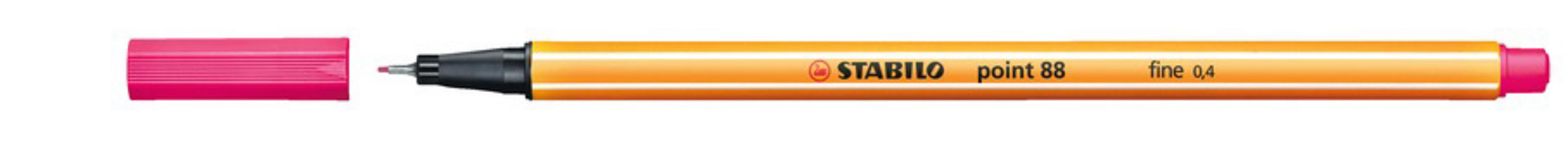 Ein pinker Stiftdeckel liegt links neben einem orangefarbenen Stabilo Point 88 Stift.