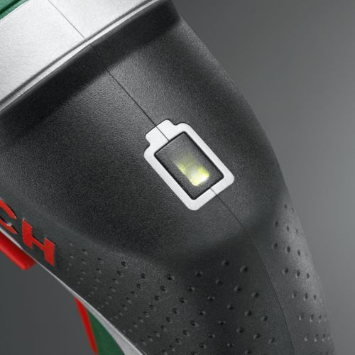 Nahaufnahme eines schwarzen Werkzeuggriffs mit Batteriestandsanzeige.
