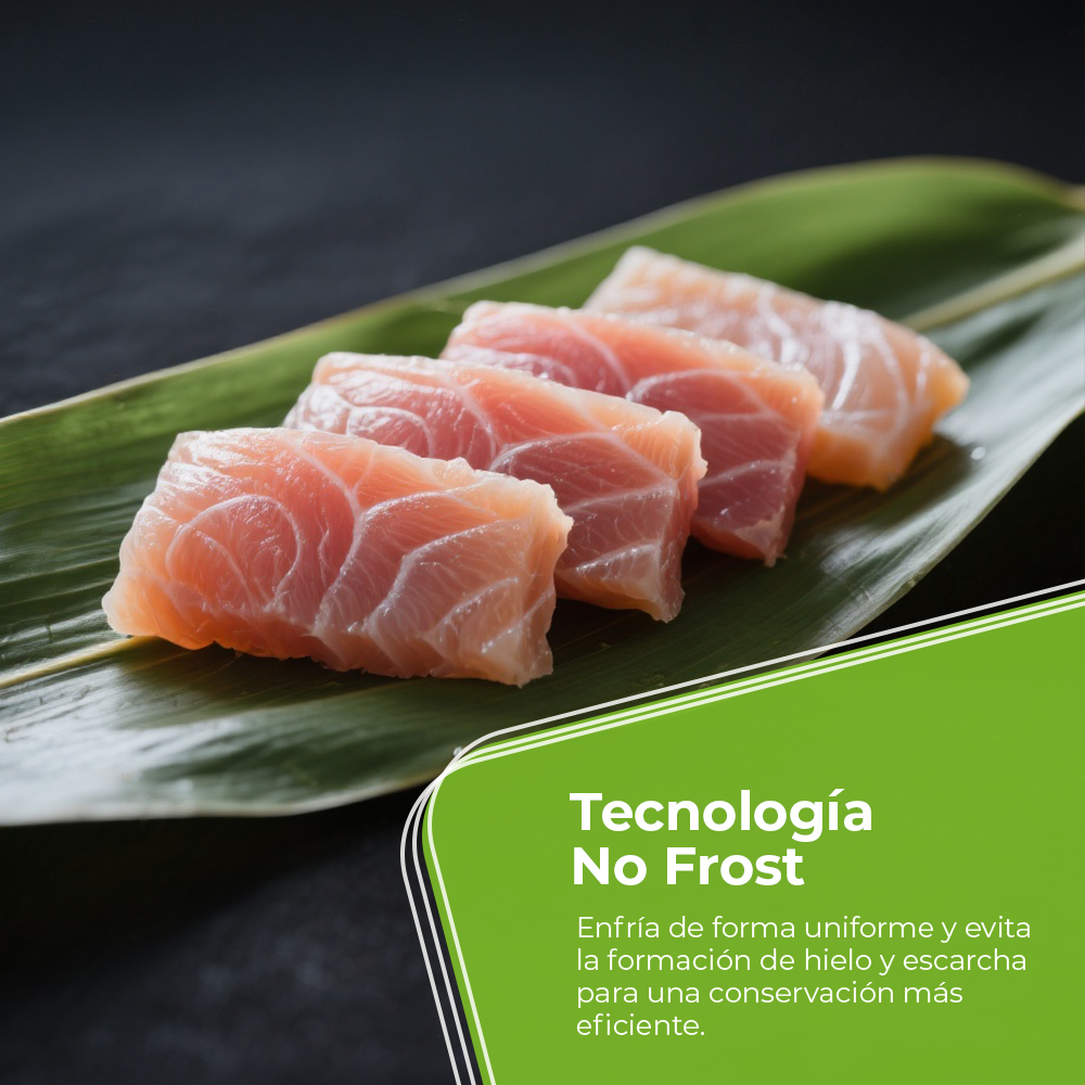 Cuatro trozos de salmón crudo sobre una hoja verde grande, con texto sobre tecnología No Frost.