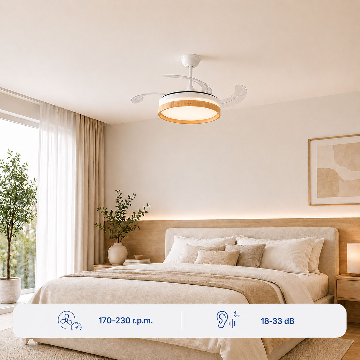 Camera da letto moderna con ventilatore a soffitto, letto e comodino. Livello di rumore 18-33 dB.