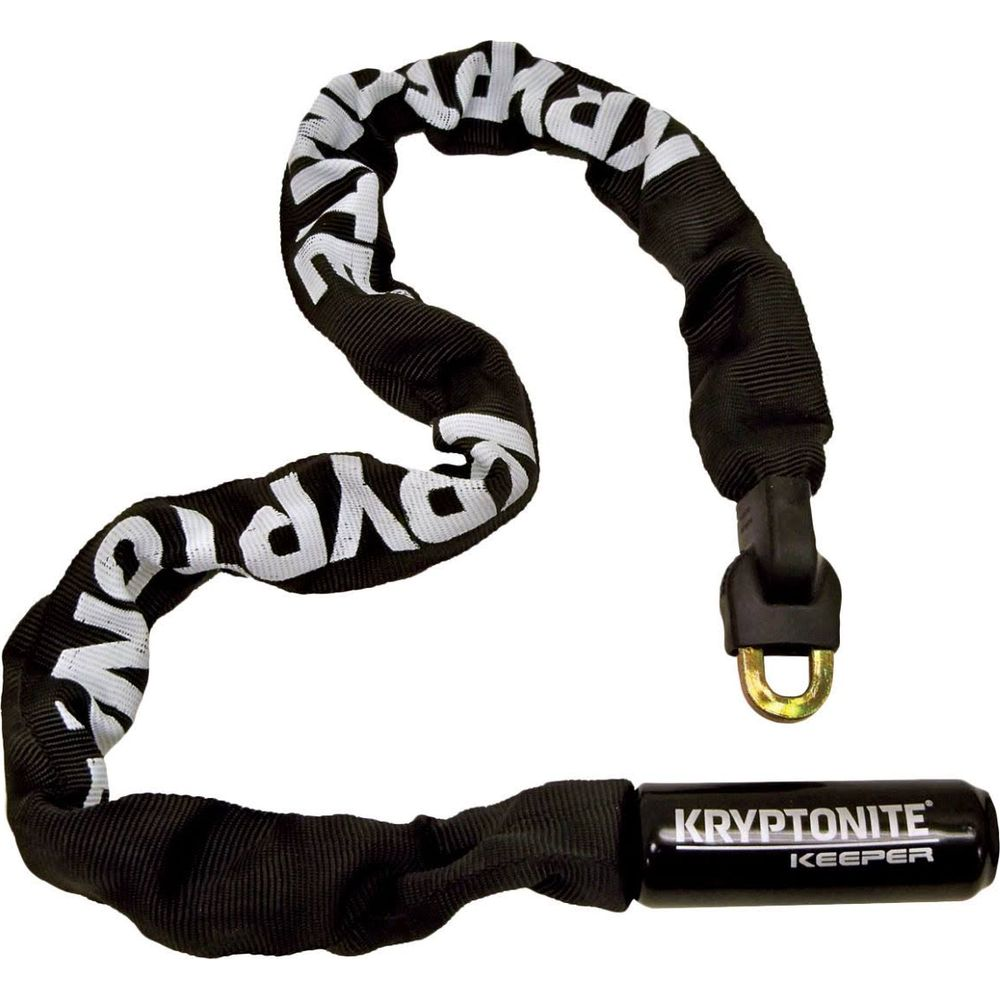 Schwarze Kryptonite Keeper Kette mit weißem Text, auf weißem Hintergrund.