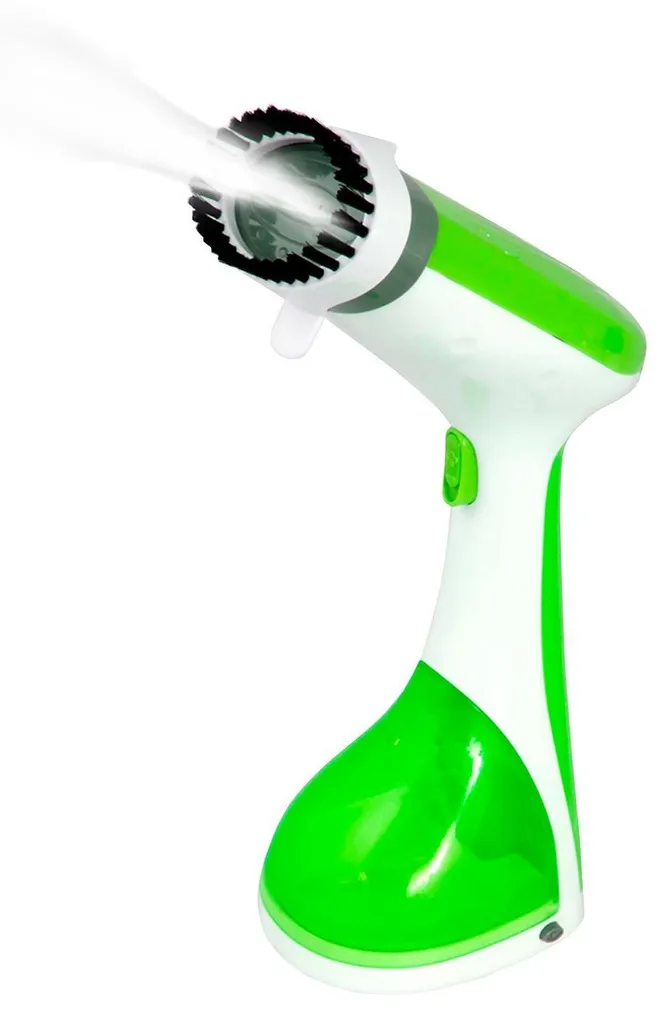 Ein grüner und weißer Dampfreiniger sprüht Dampf aus seinem Bürstenkopf.
