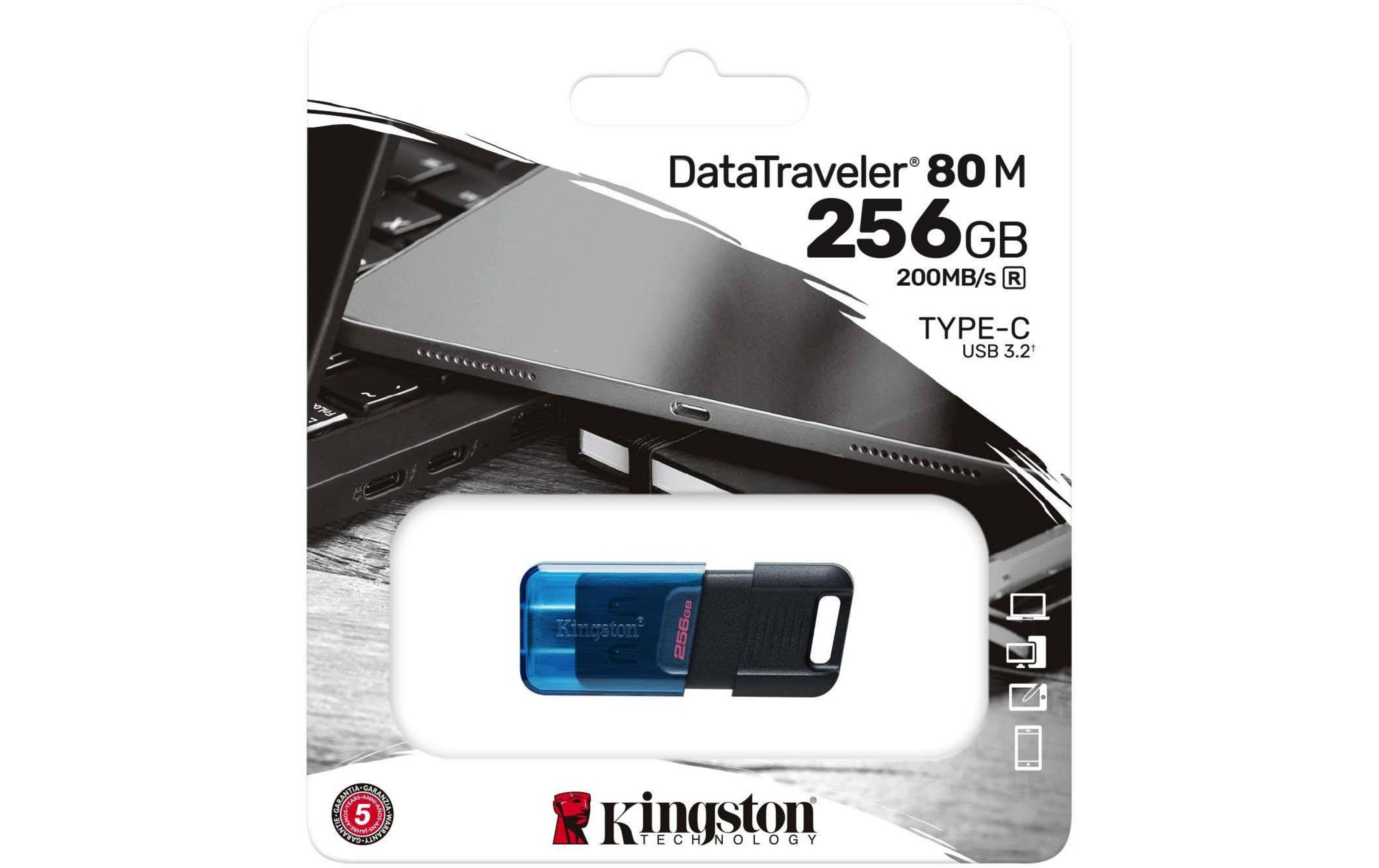 Pen drive Kingston DataTraveler 256GB USB-C su tastiera di laptop.