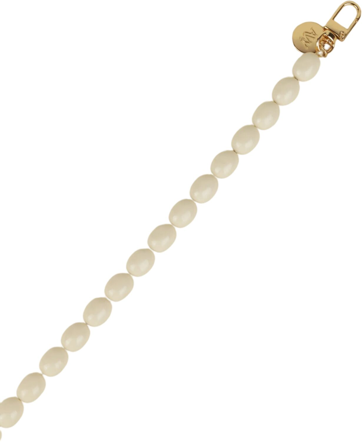 Een ketting van crème-kleurige ovale kralen met een gouden sluiting en bedel.