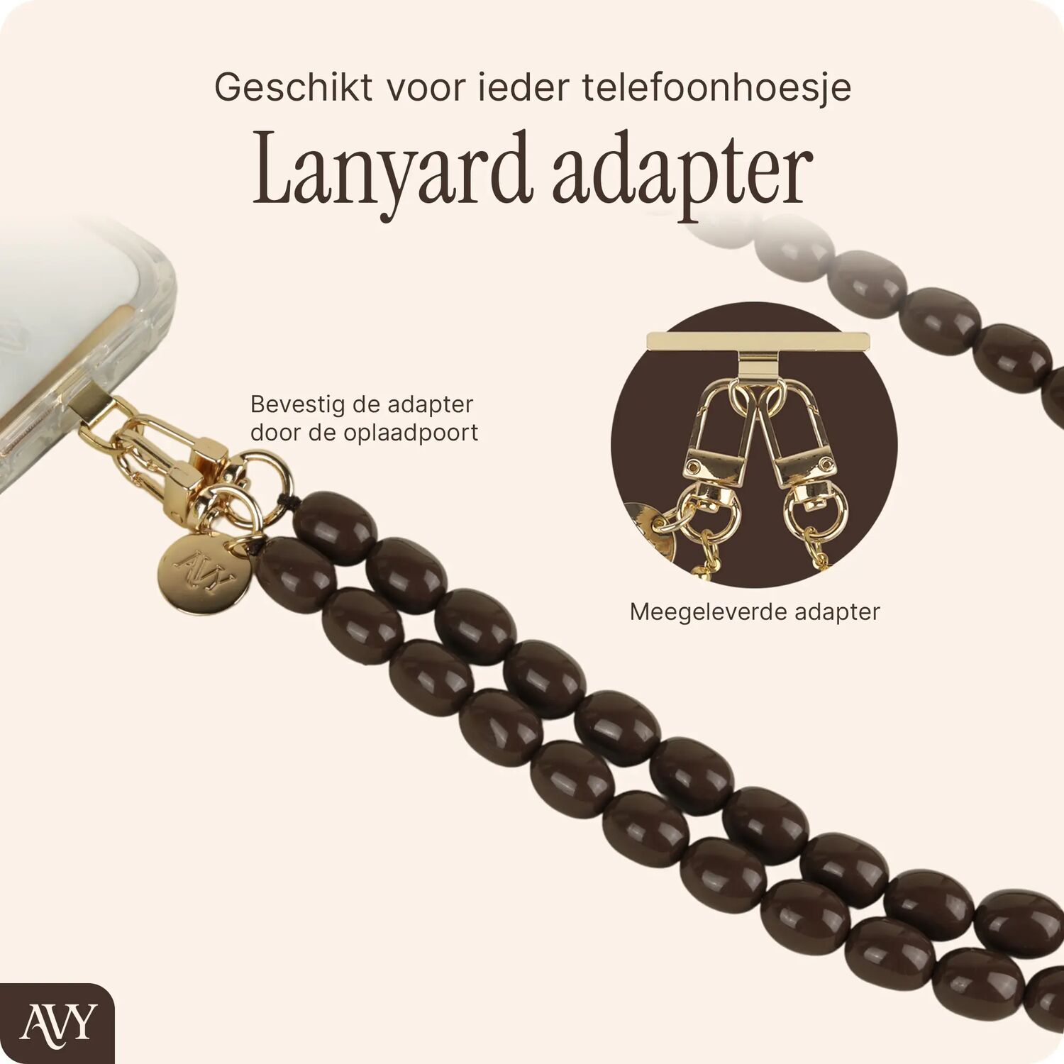 Bruine kralen lanyard adapter voor telefoonhoesjes, bevestigd aan een oplaadpoort.