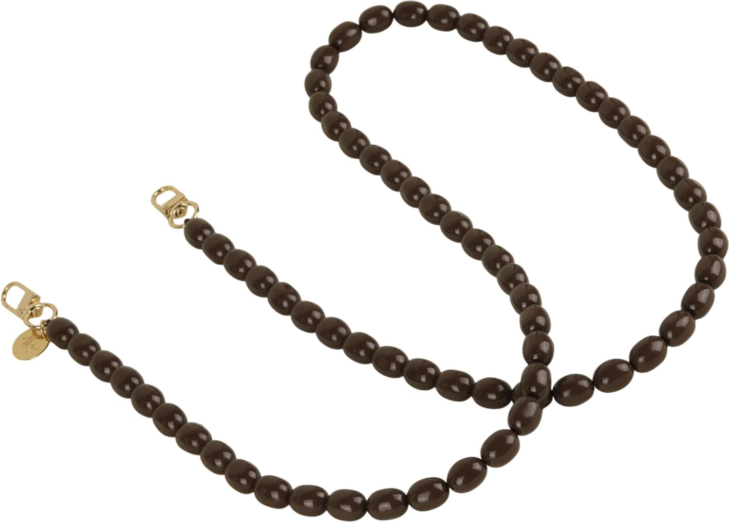 Donkerbruine kralenketting met twee gouden karabijnsluitingen en een klein bedeltje.