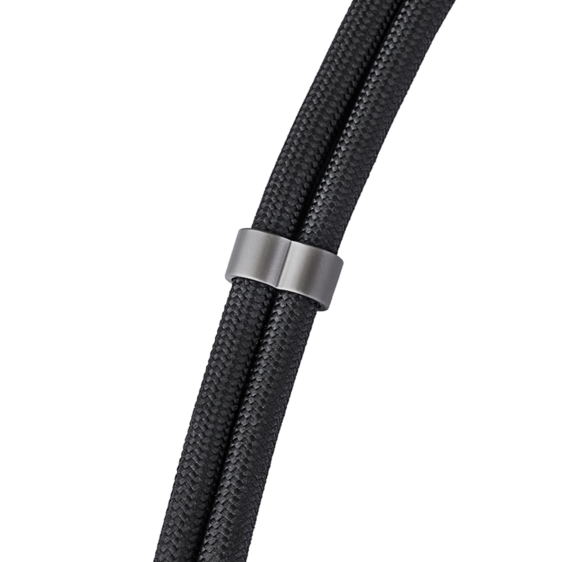 Zwei schwarze Kabel mit einem grauen Clip, die diagonal verlaufen.