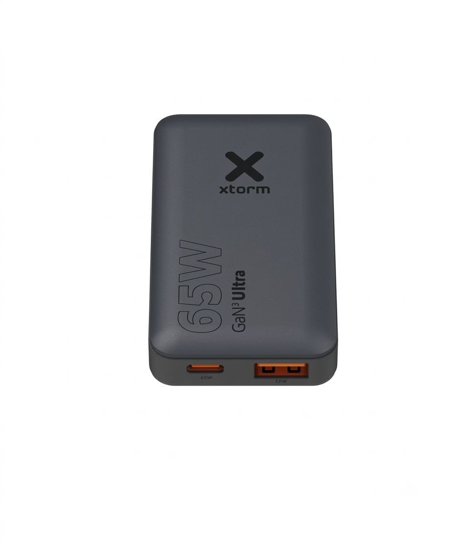 Dunkelgraues Xtorm 65W GaN3 Ultra Powerbank mit zwei Anschlüssen.