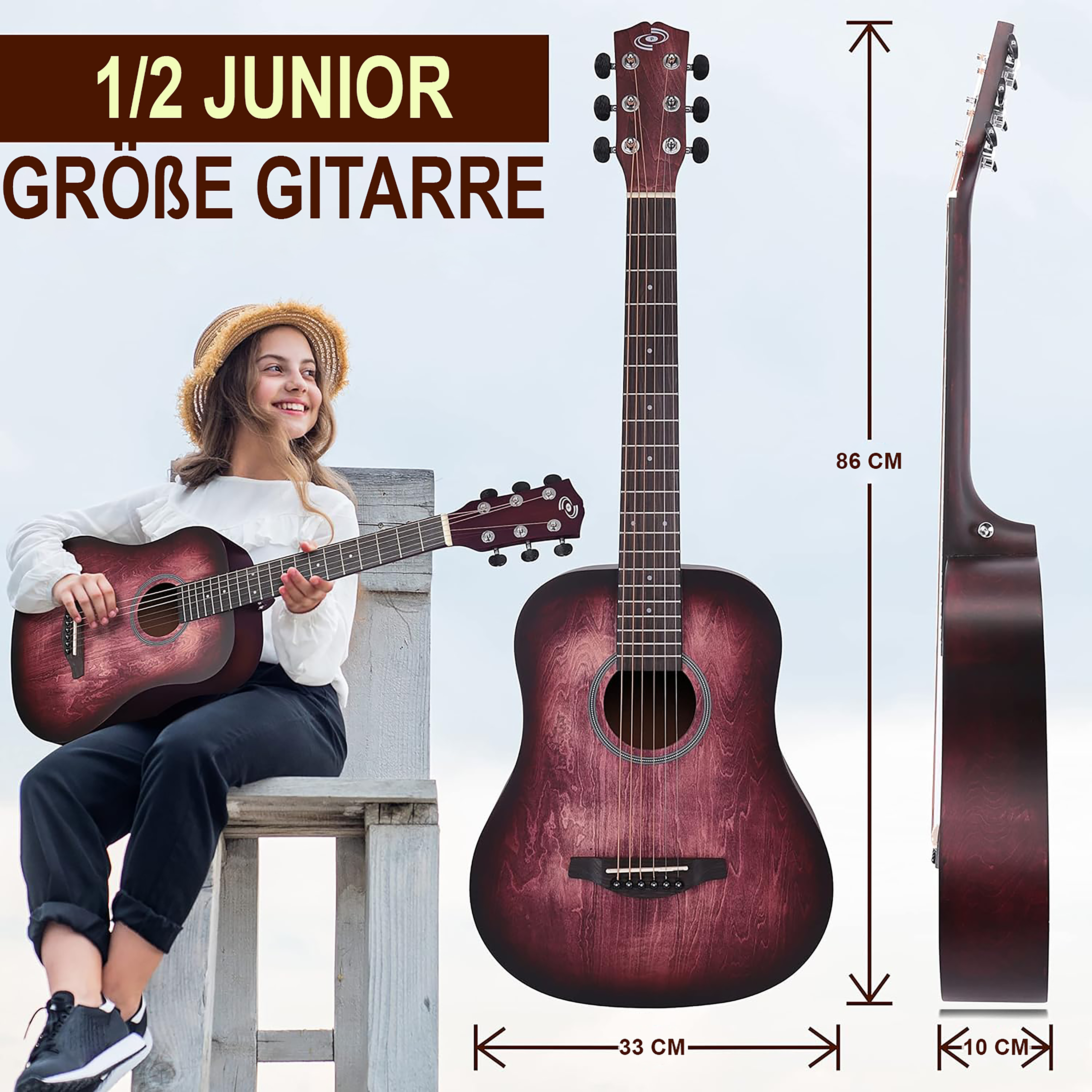 Ein Mädchen sitzt und hält eine 1/2 Junior Gitarre. Maße: 86cm H, 33cm B, 10cm T.