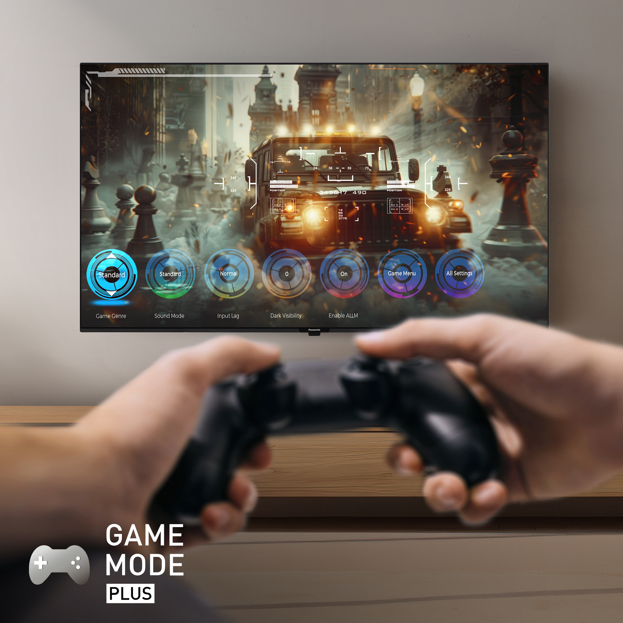 Ein Spieler hält einen Controller vor einem Fernseher, der ein Spiel mit Schachfiguren und einem Jeep anzeigt.