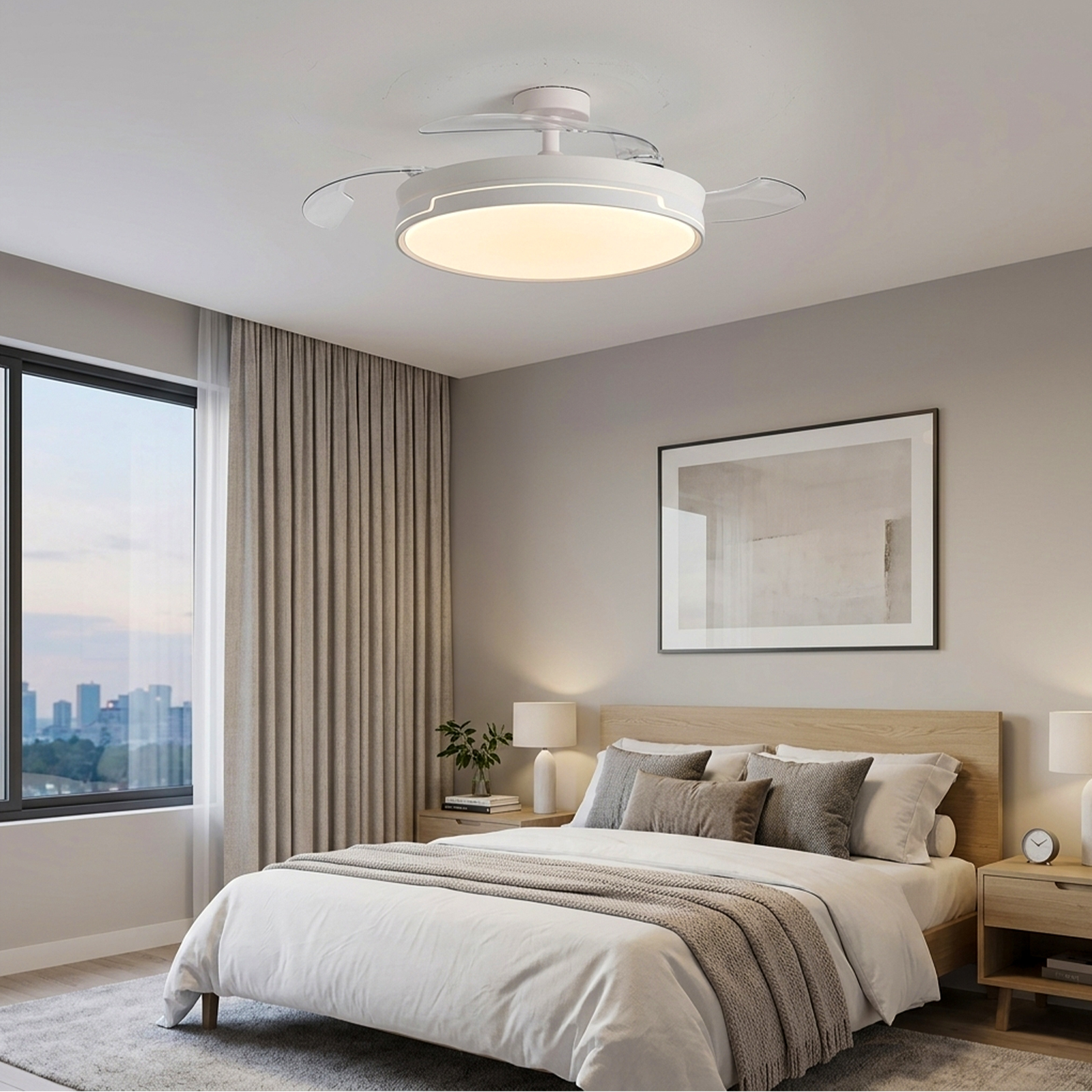 Un dormitorio con cama, mesitas de noche, cortinas y ventilador de techo.
