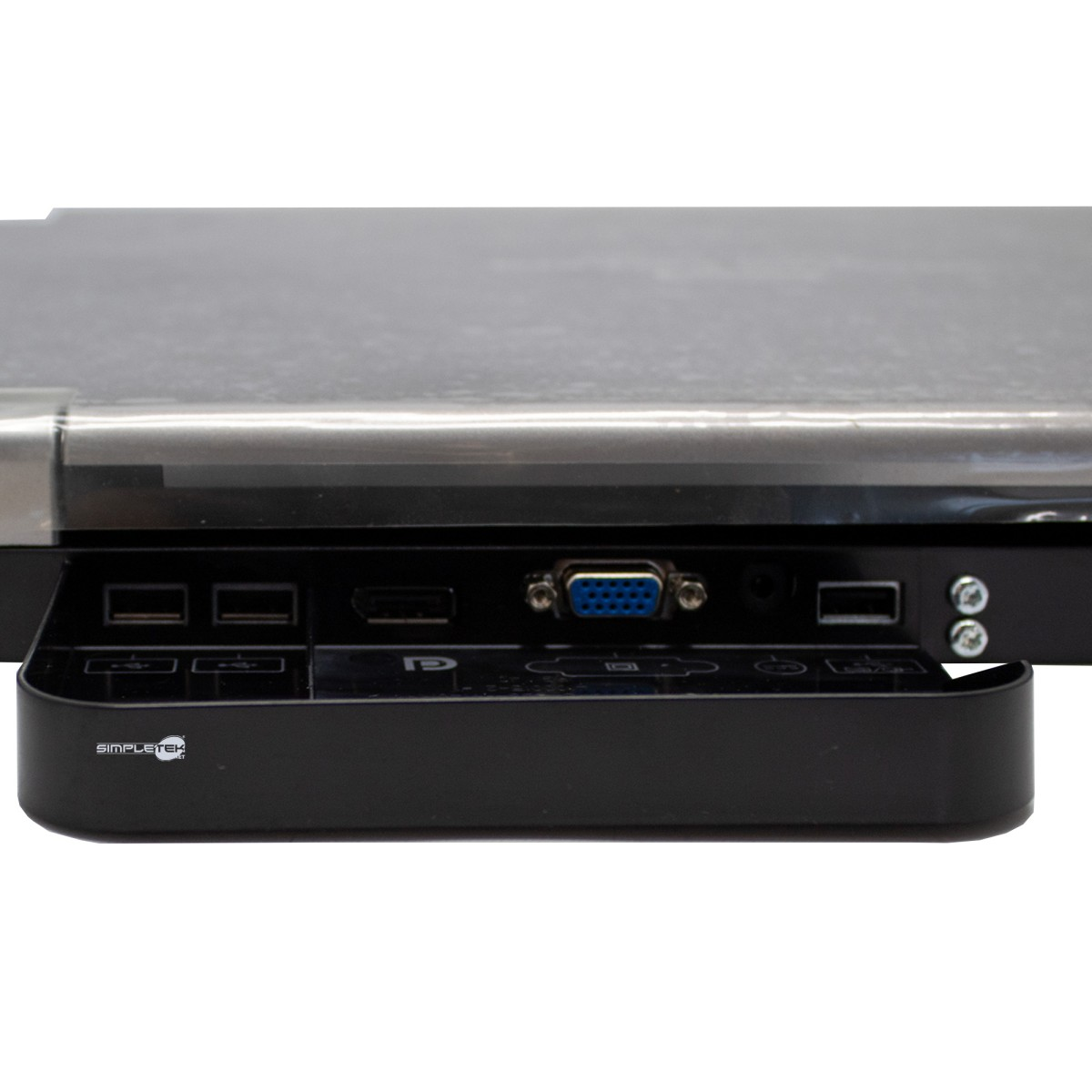 Primo piano del lato di un laptop con porte USB, HDMI e VGA, logo SimpleTek.