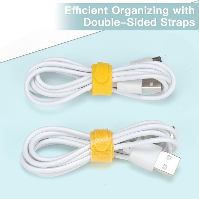 Zwei weiße USB-Kabel, ordentlich mit gelben Bändern zusammengebunden.