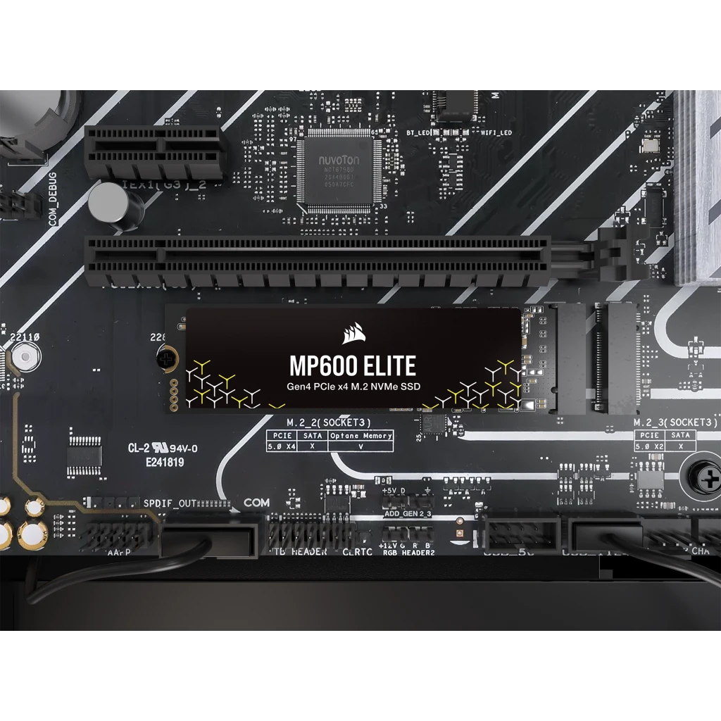 Corsair MP600 Elite M.2 NVMe SSD auf einem Motherboard installiert.