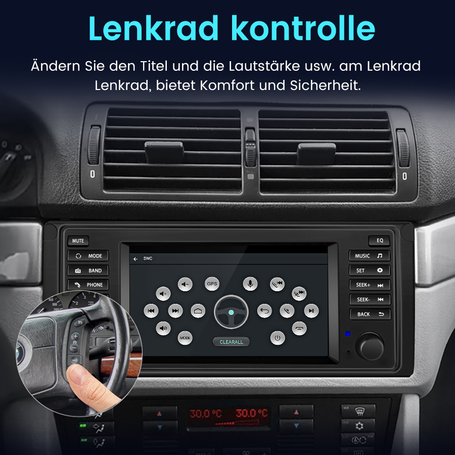 Ein Mann drückt eine Taste am Lenkrad eines Autos, das Infotainmentsystem wird angezeigt.