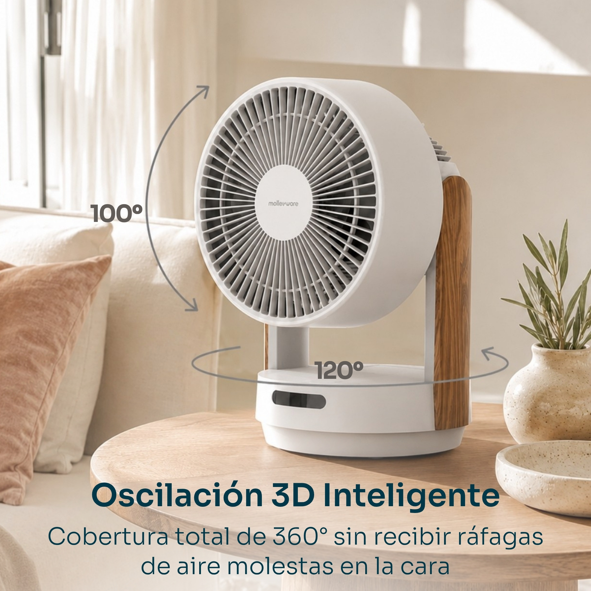 Ventilador moderno con detalles en madera sobre una mesa, mostrando 100 y 120 grados.