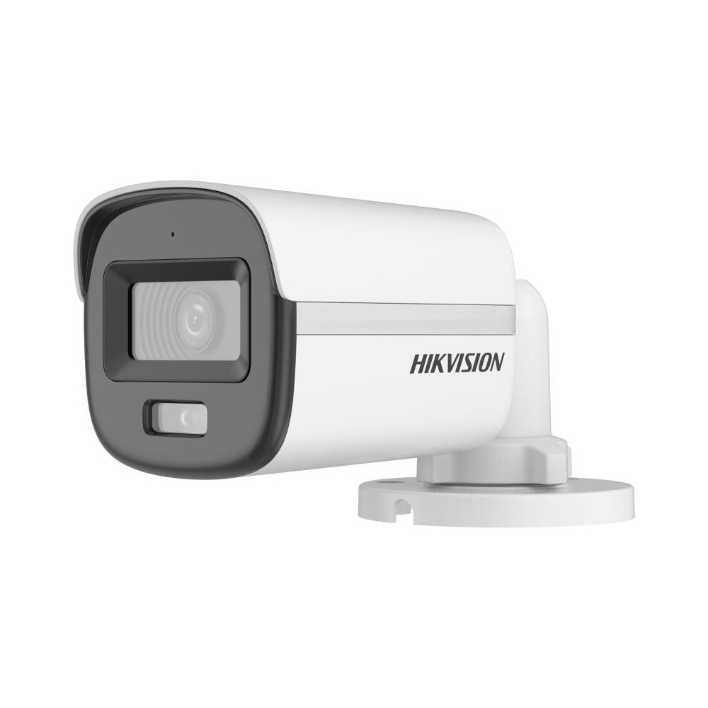 Lensli ve gri ön panelli beyaz bir Hikvision güvenlik kamerası.