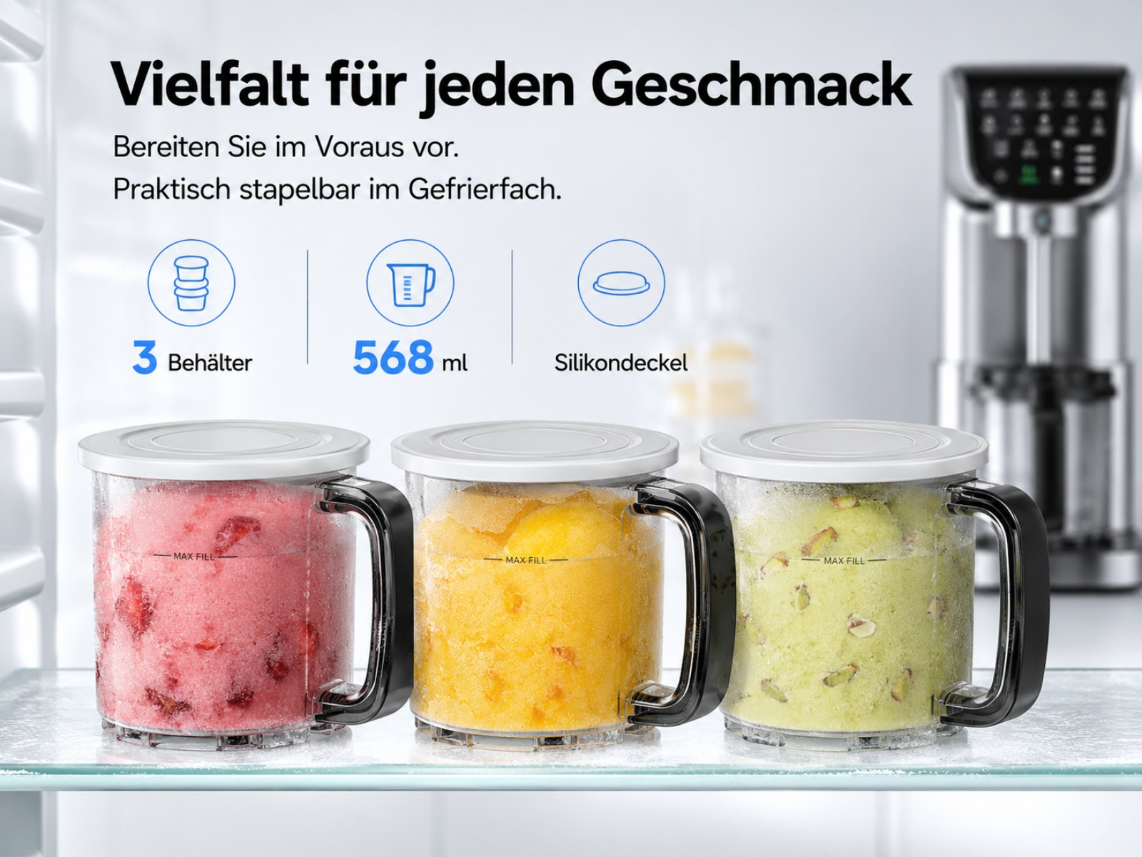 Drei gefrorene Behälter mit Fruchteis in einem Gefrierschrank.