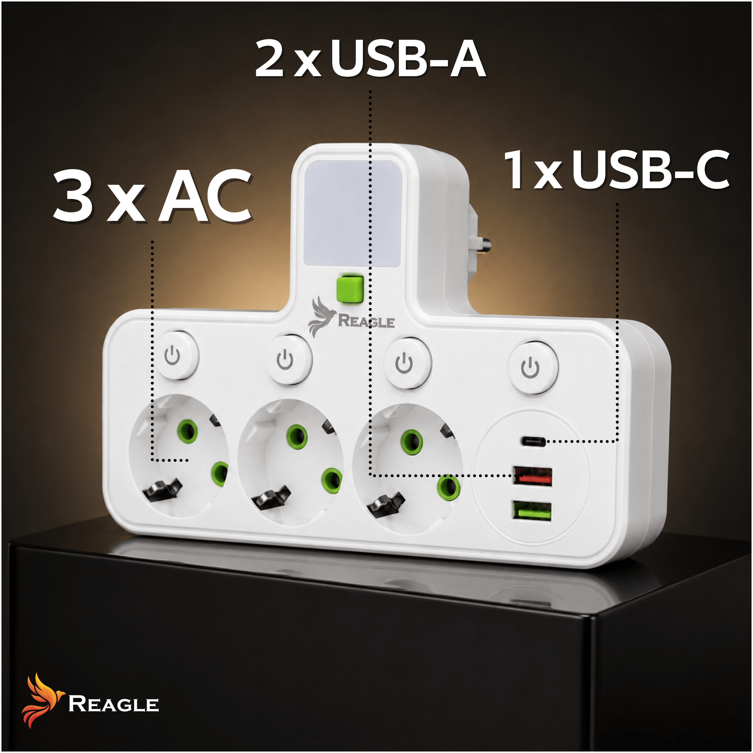 Una regleta blanca con 3 puertos AC, 2 USB-A y 1 USB-C.