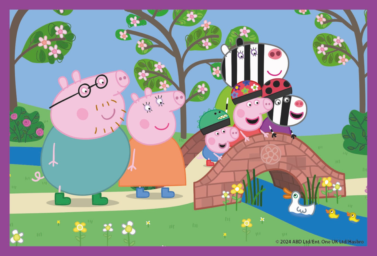 Peppa Wutz-Figuren auf einer Brücke über einem Fluss mit Enten. Bäume und Blumen.