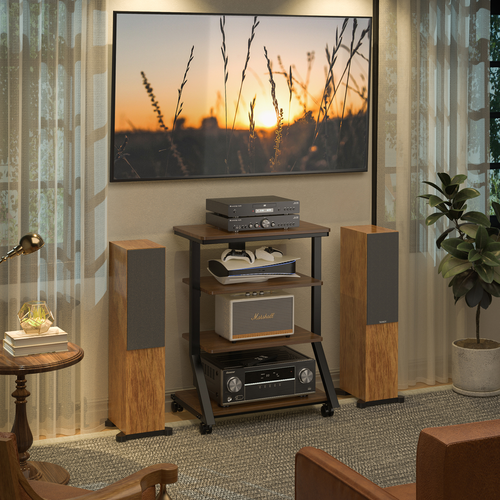 Ein Wohnzimmer mit Fernseher, Lautsprechern, Unterhaltungselektronik und Möbeln.
