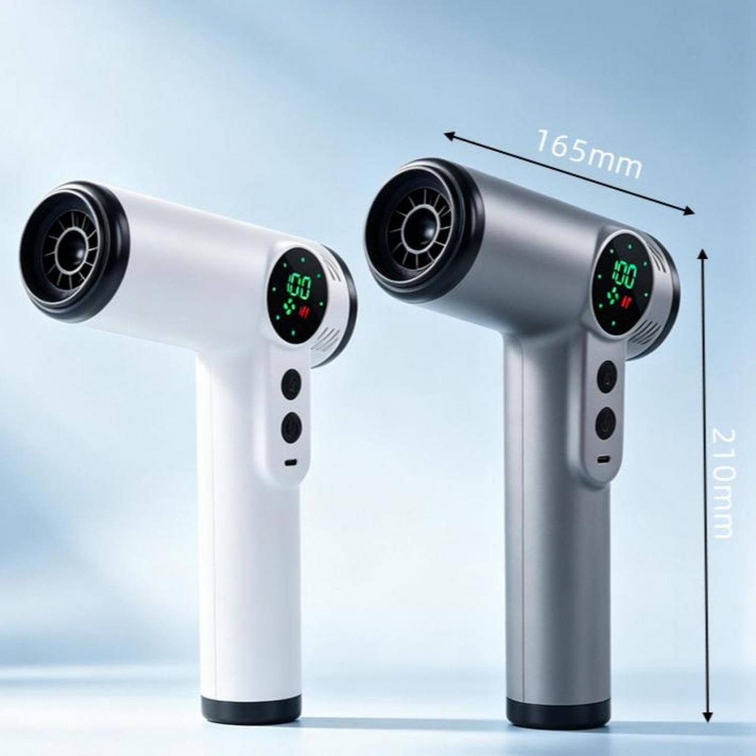 Zwei Massagepistolen, eine weiße und eine silberne, mit digitalen Displays.