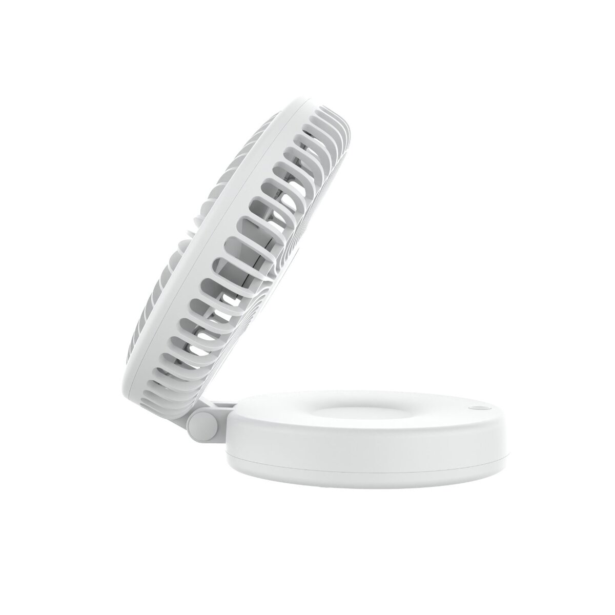 Ein weißer tragbarer Ventilator von der Seite. Der Ventilator ist nach oben geneigt.