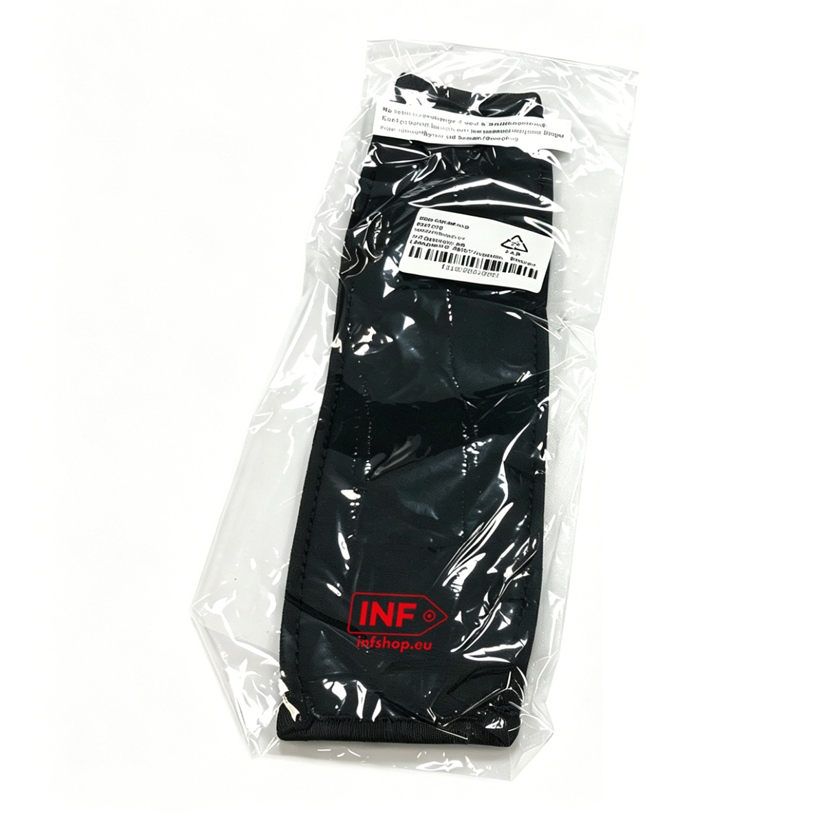 Fascia in tessuto nero in confezione di plastica con etichetta e logo rosso.