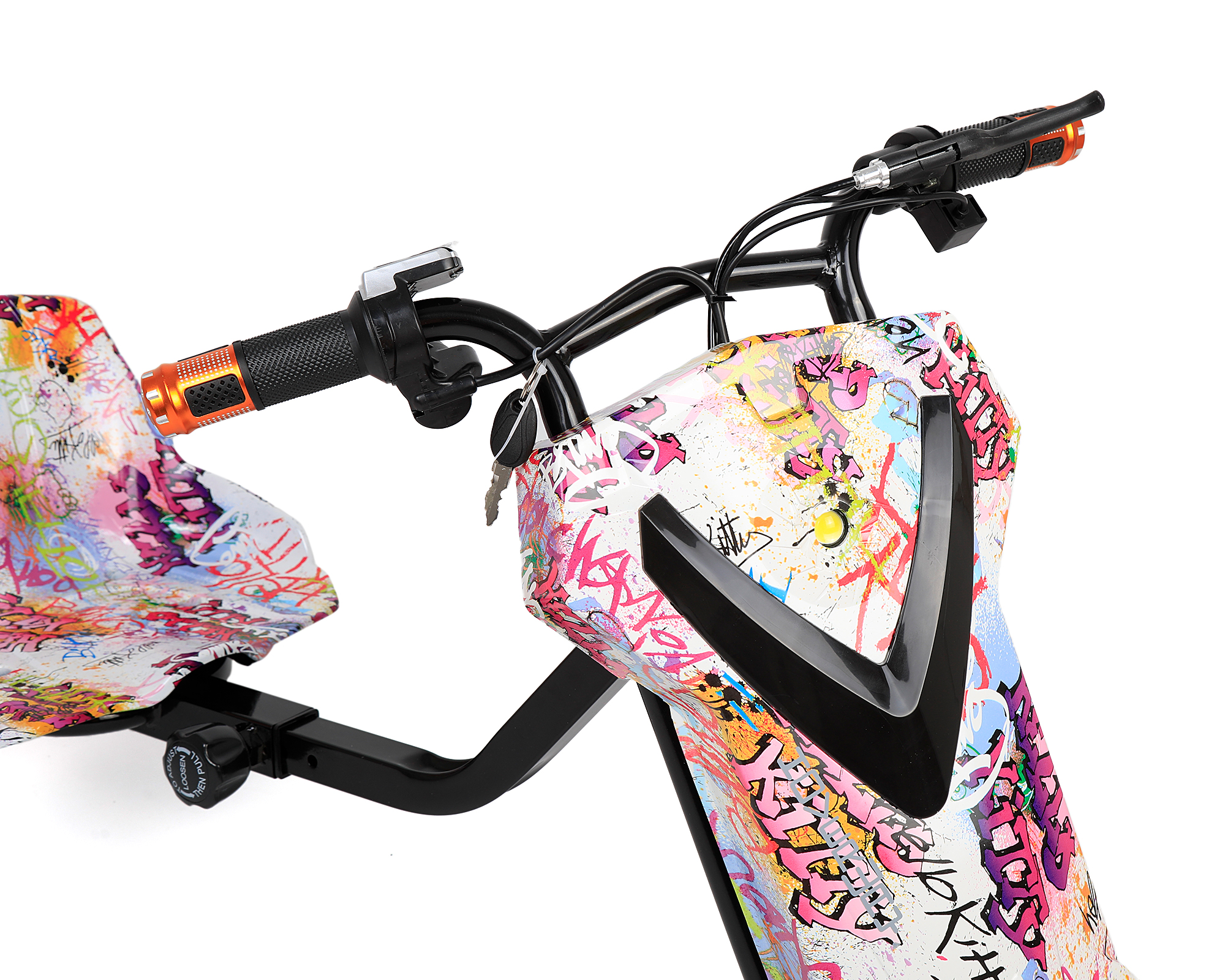 Graffiti tasarımlı drift scooter, gidon, tutamaklar ve gaz kolu.