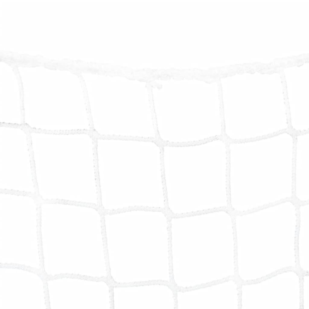 Ein weißes Netz mit quadratischen Maschen, das sich diagonal erstreckt.