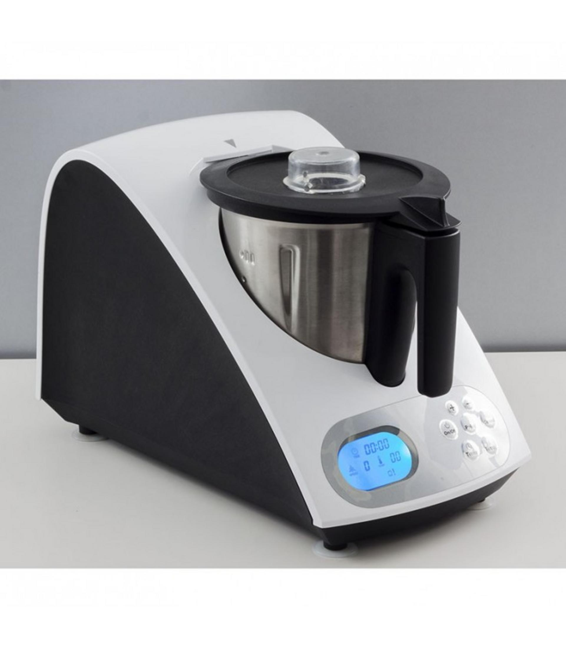 Un electrodoméstico de cocina blanco y negro con pantalla digital y bol de acero inoxidable.