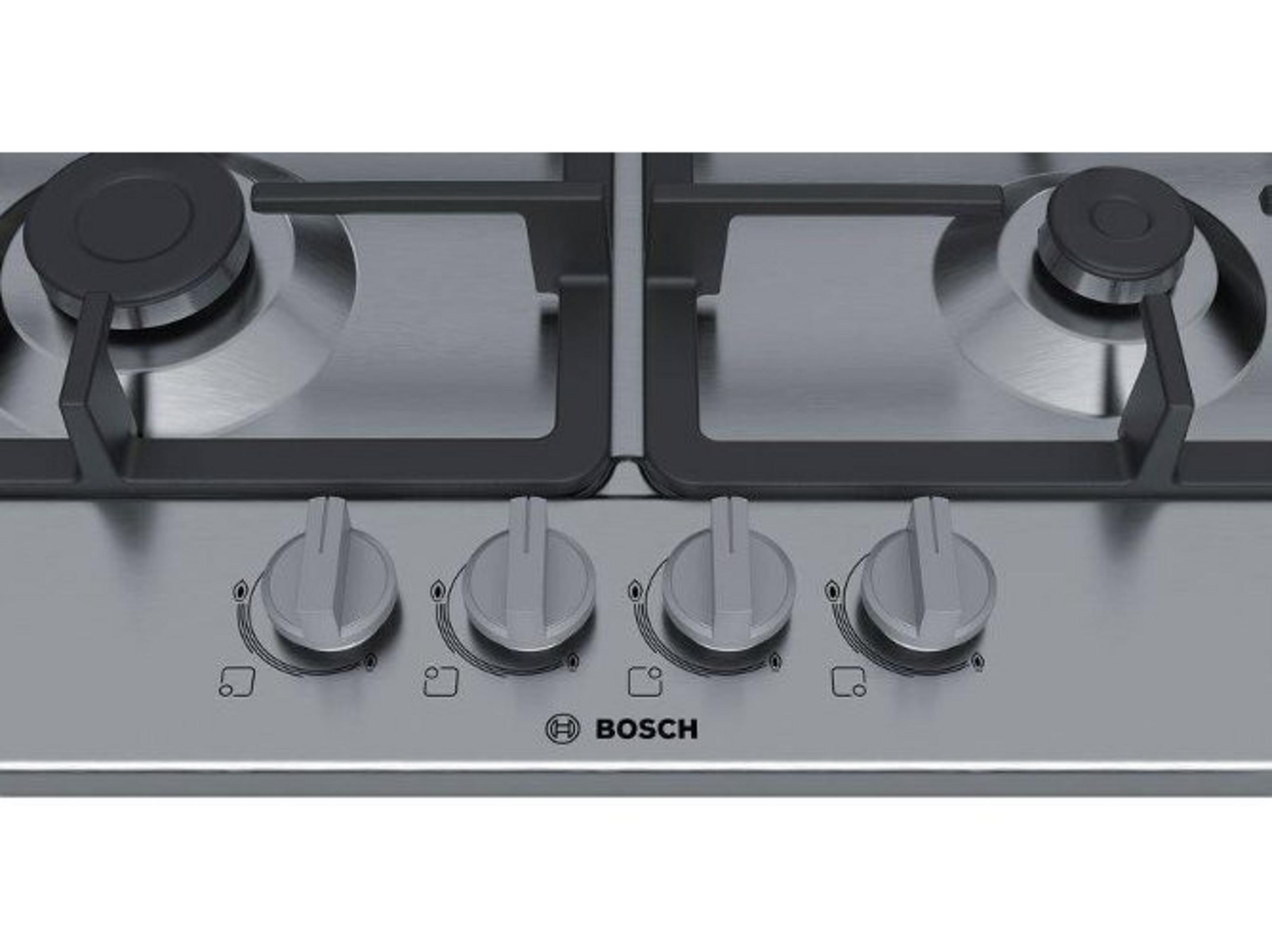 Piano cottura a gas in acciaio inox con quattro fuochi e quattro manopole. Logo Bosch.