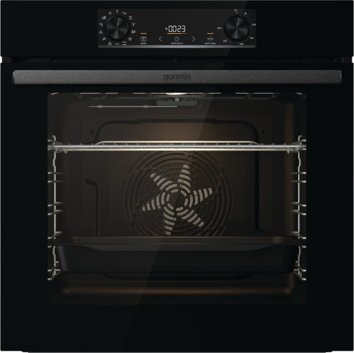 Schwarzer Gorenje Einbauofen mit digitaler Anzeige und Lüfter im Inneren.