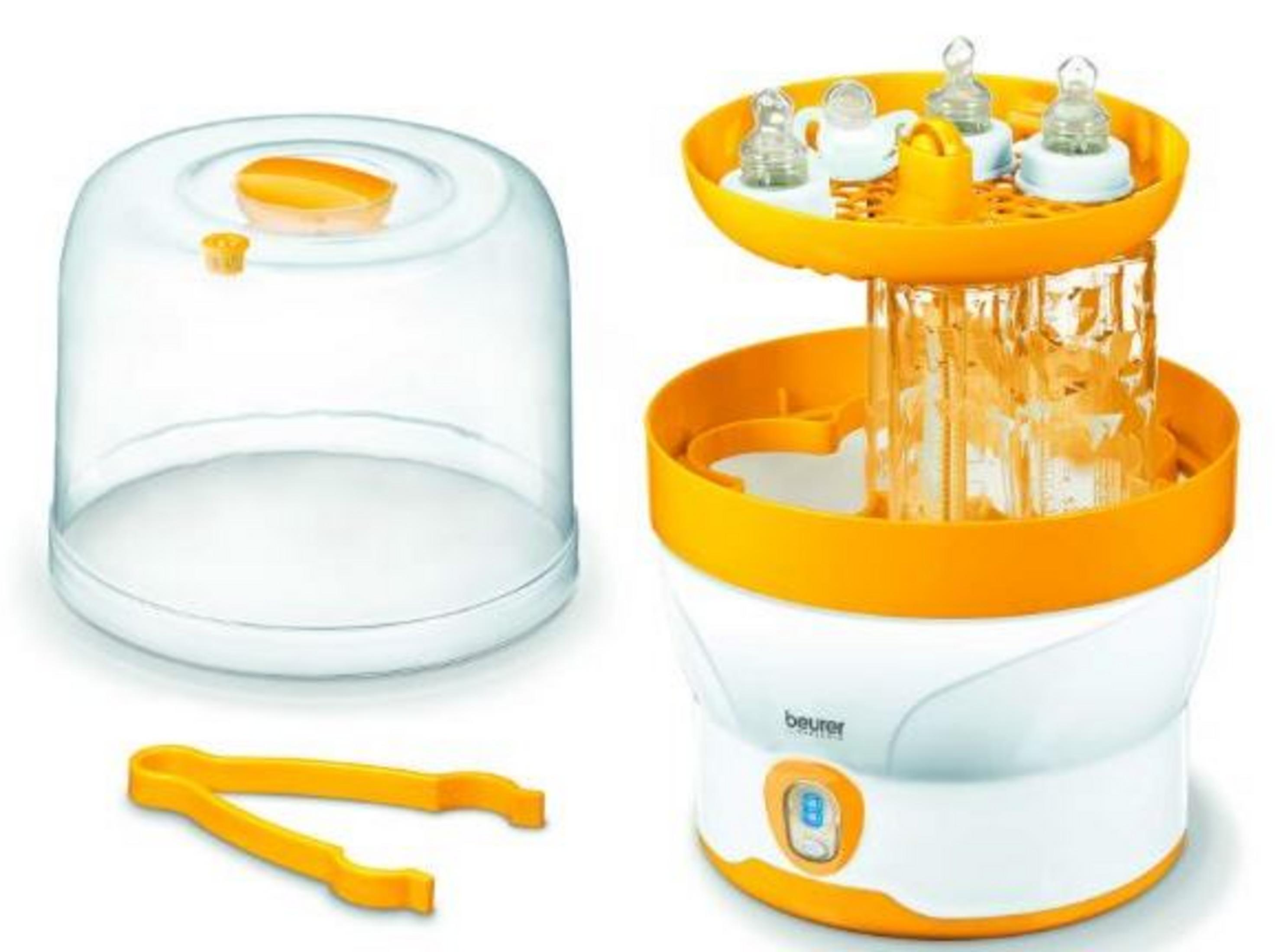 Ein Dampfsterilisator mit orangefarbenem Deckel, Zange und Flaschenhalter.