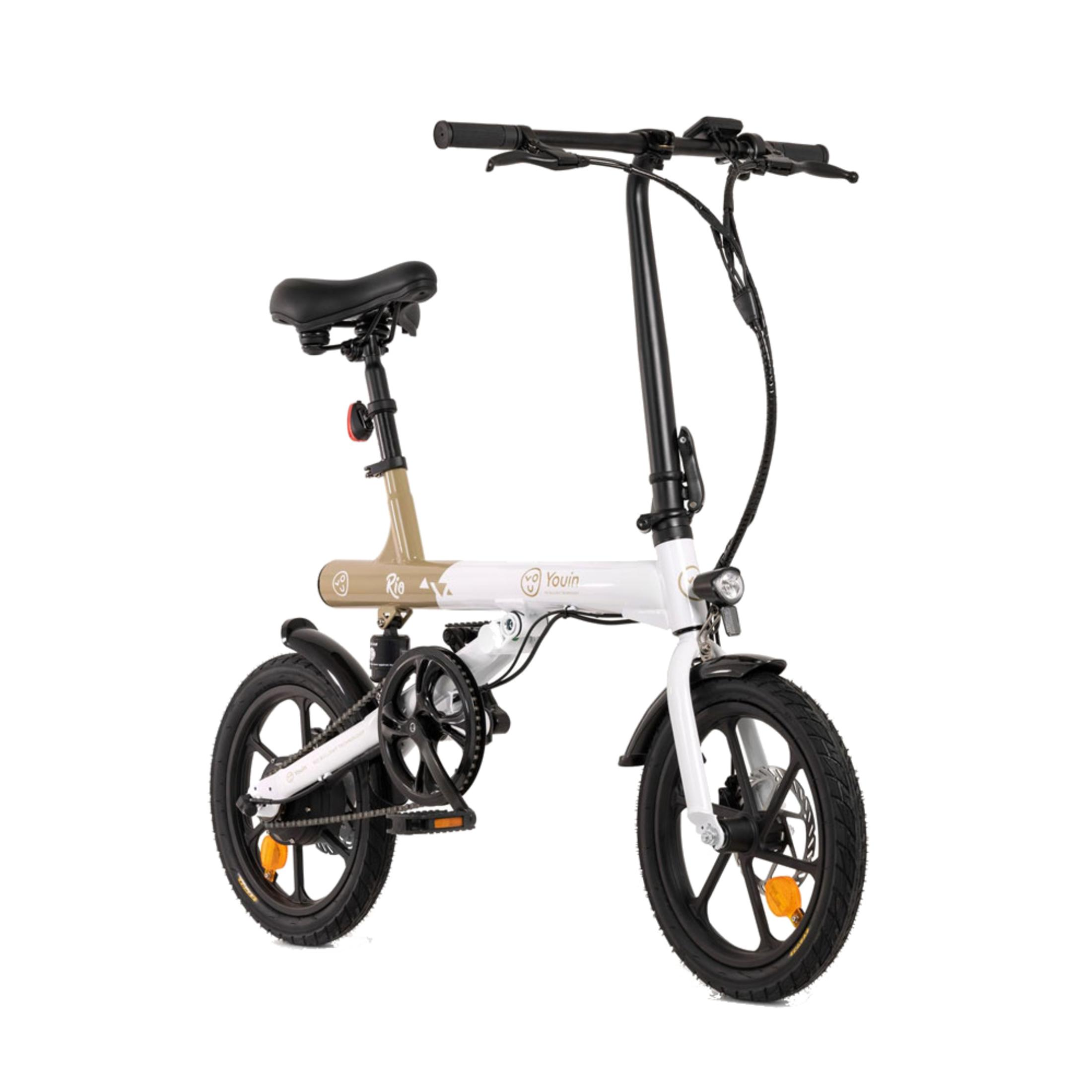 Una bicicleta eléctrica plegable en blanco y marrón con ruedas y manillar negros.