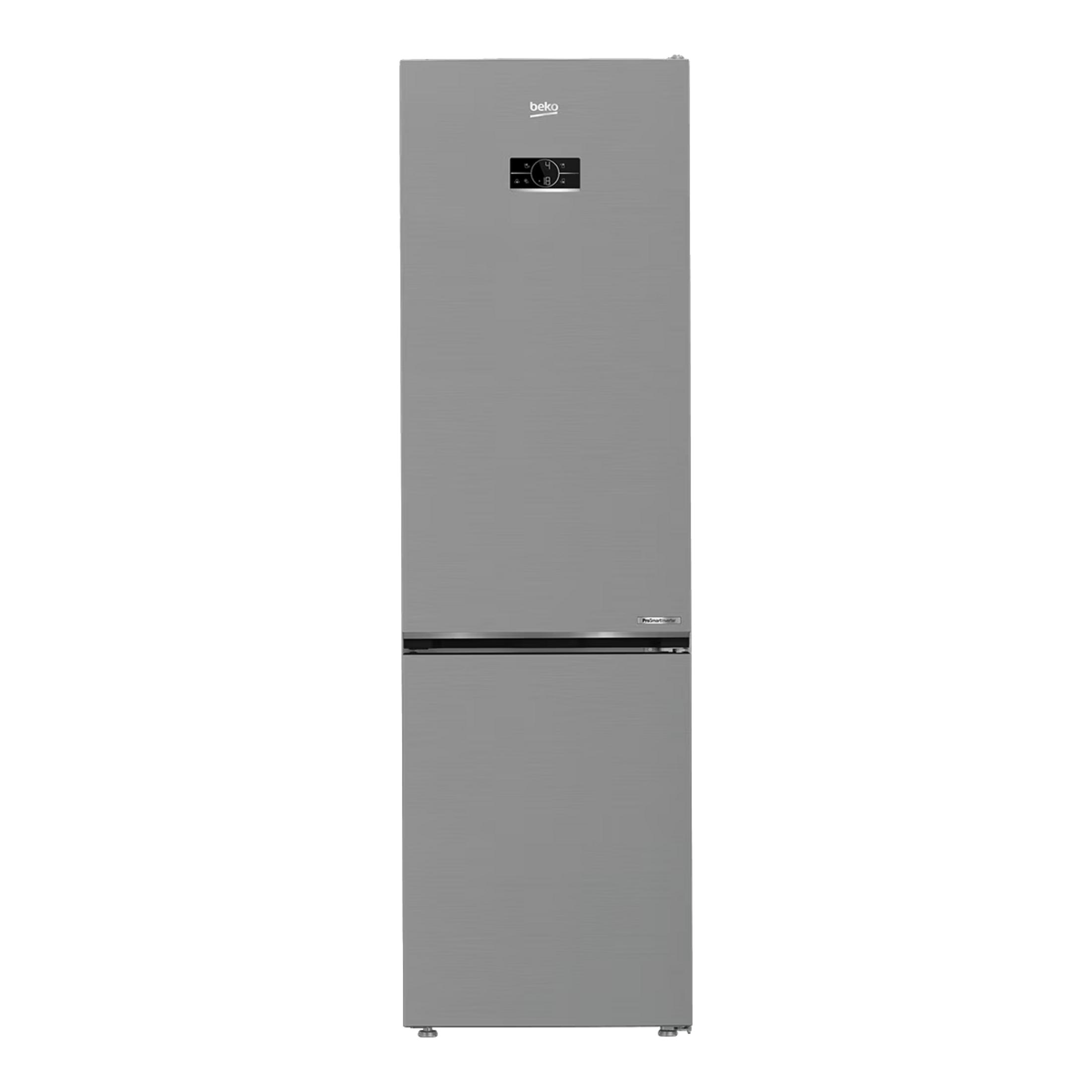 Un frigorifero argentato ed elegante con display digitale in alto. Linea divisoria tra sezione frigo e congelatore.