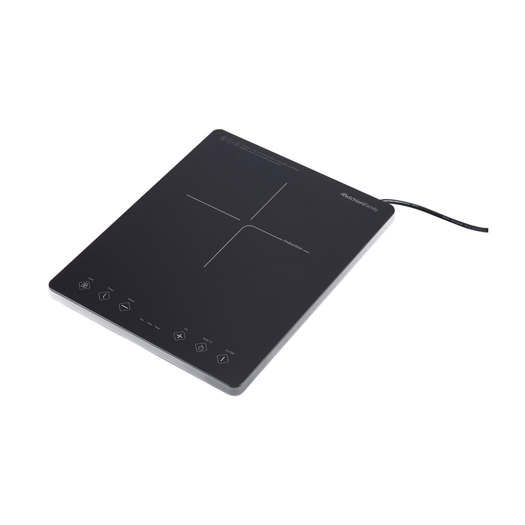 Placa de inducción negra con controles táctiles y cable de alimentación.