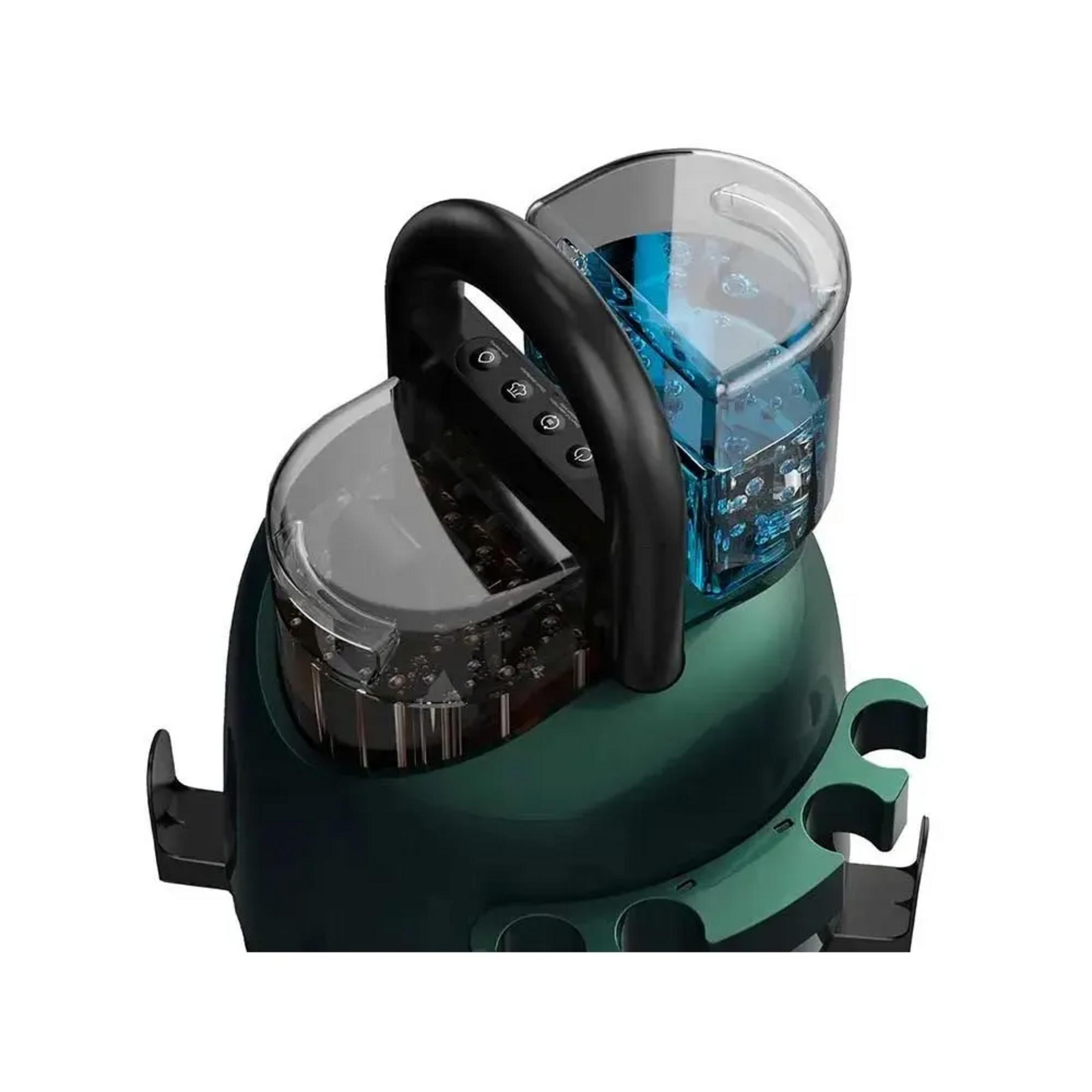 Dispositivo verde con serbatoio trasparente riempito di acqua blu e bolle.