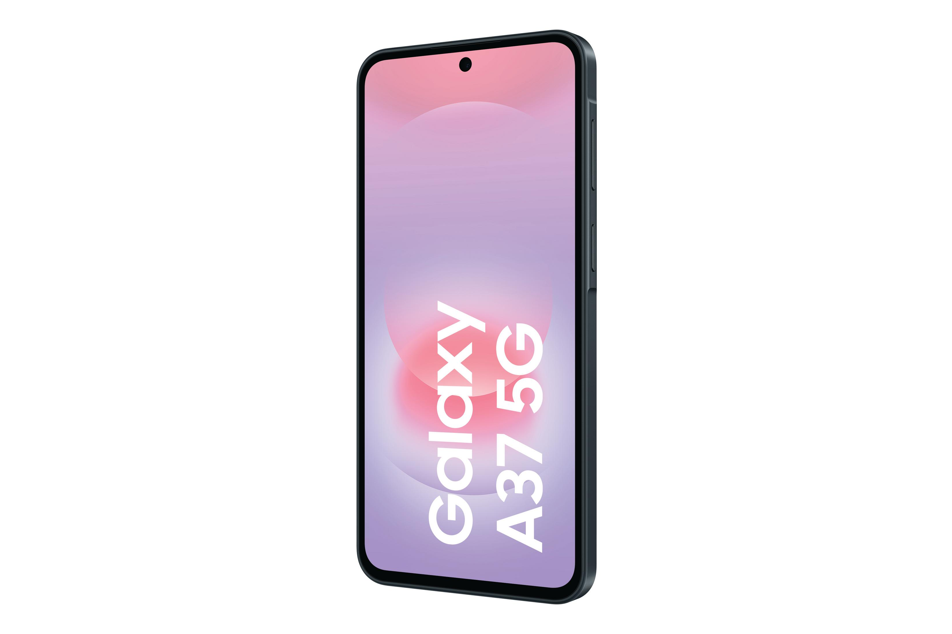 Ein dunkles Smartphone mit dem Text "Galaxy A37 5G" auf dem Bildschirm.