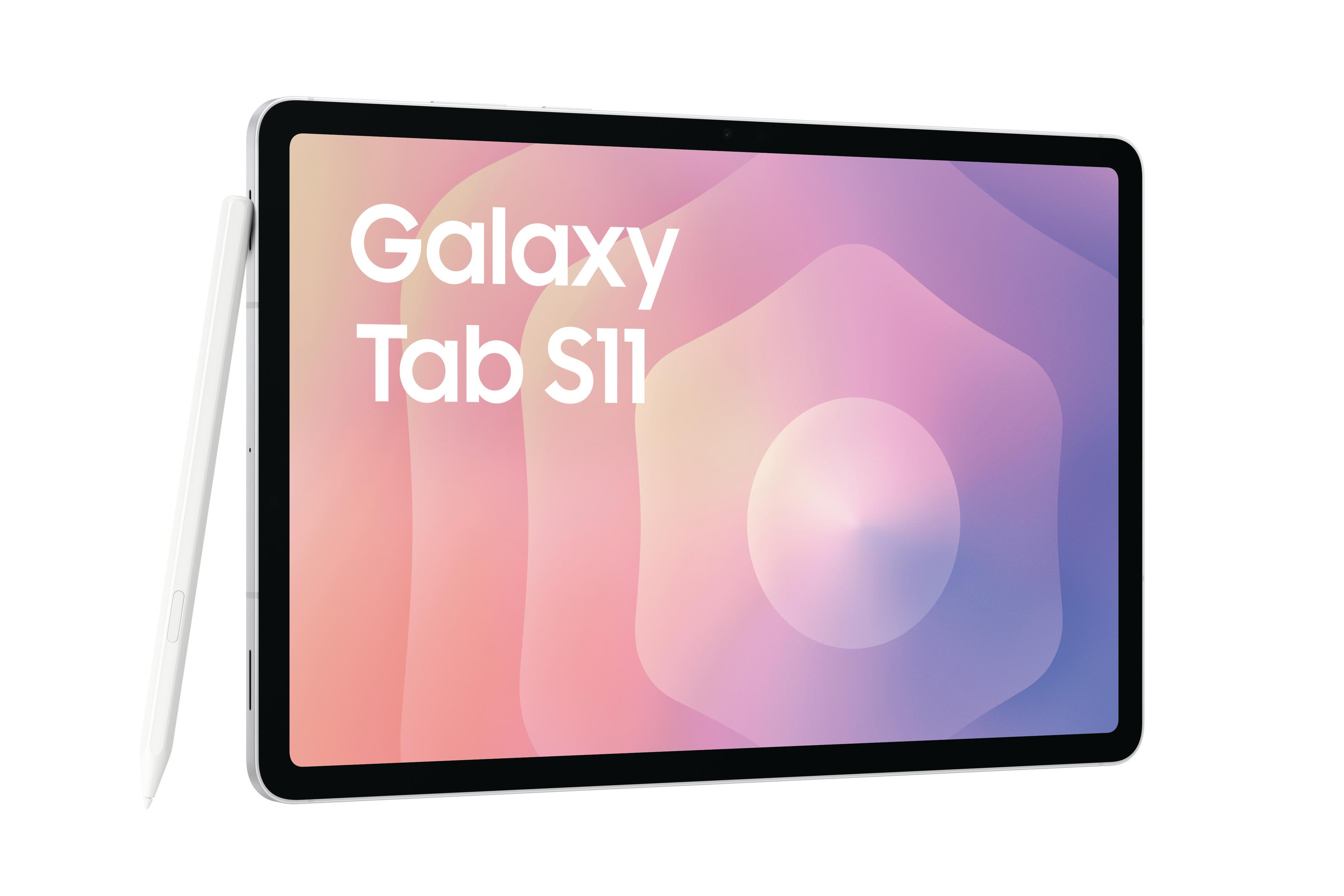 Un tablet argentato con uno stilo accanto. Lo schermo mostra 'Galaxy Tab S11'.