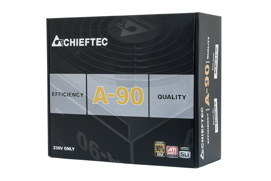 Zwarte doos met Chieftec A-90 logo, efficiëntie, kwaliteit, alleen 230V.