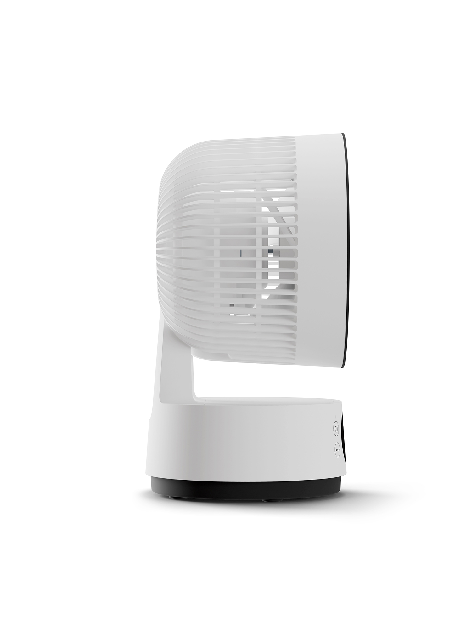 Ein weißer Tischventilator mit schwarzem Sockel und Bedienelementen.