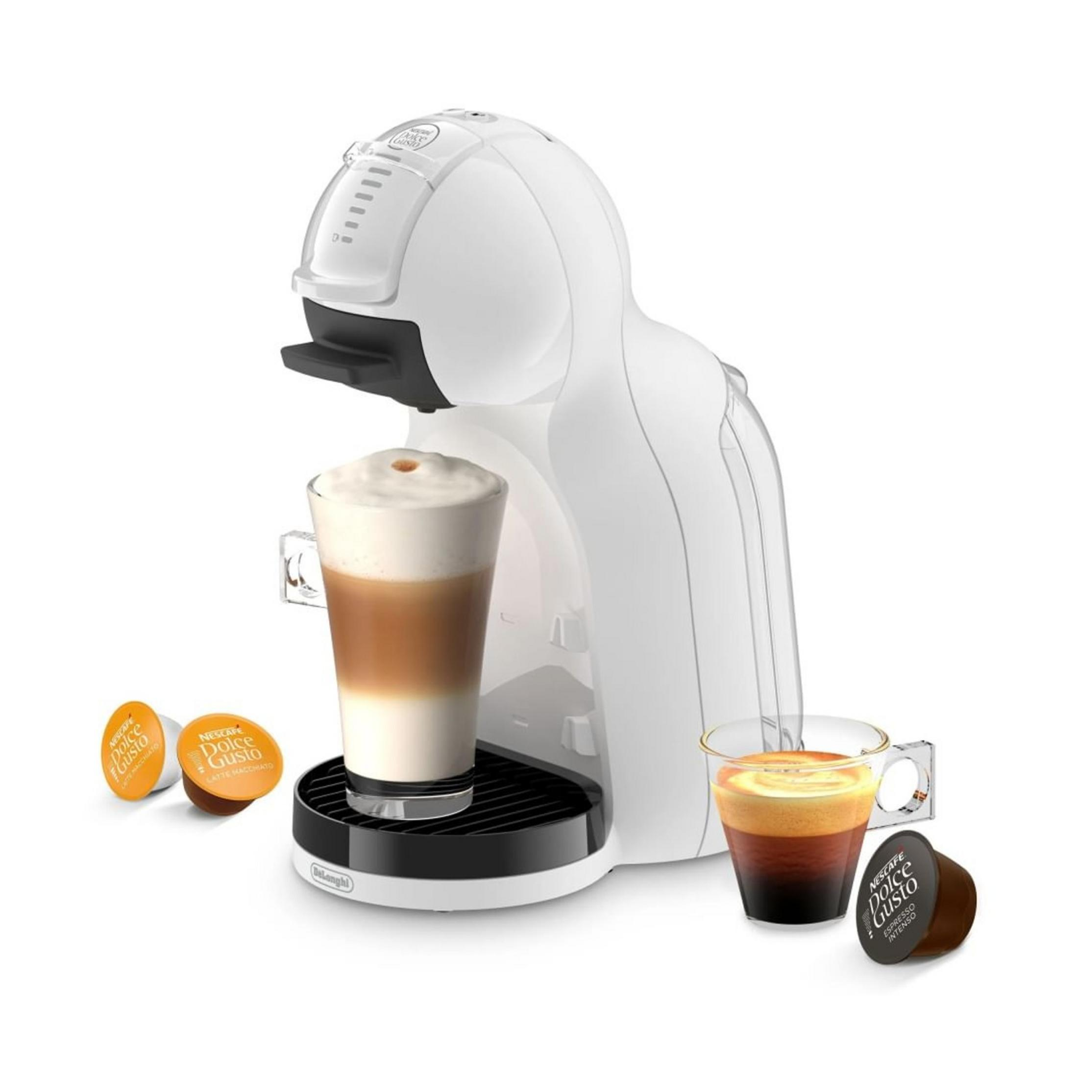 Weiße Kaffeemaschine mit zwei Gläsern Kaffee und Kaffeekapseln.