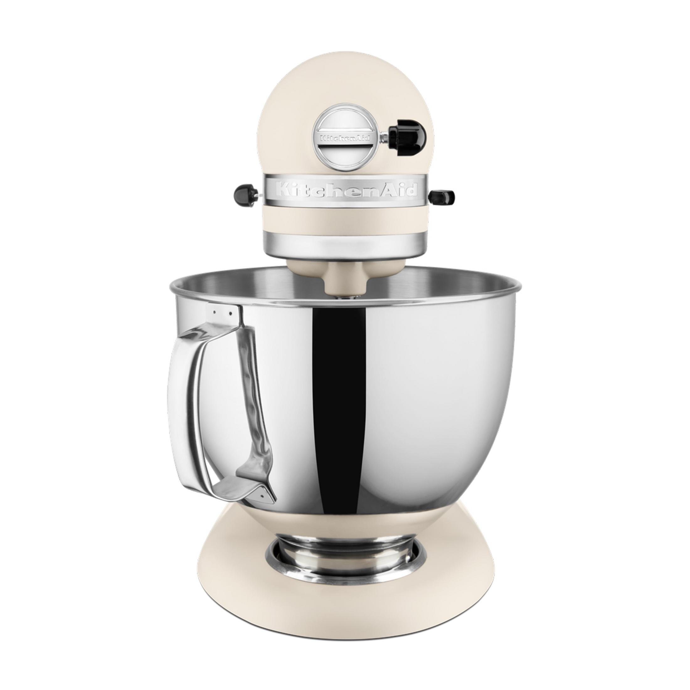 Ein cremefarbener Küchenmaschinen-Standmixer mit polierter Edelstahlschüssel.