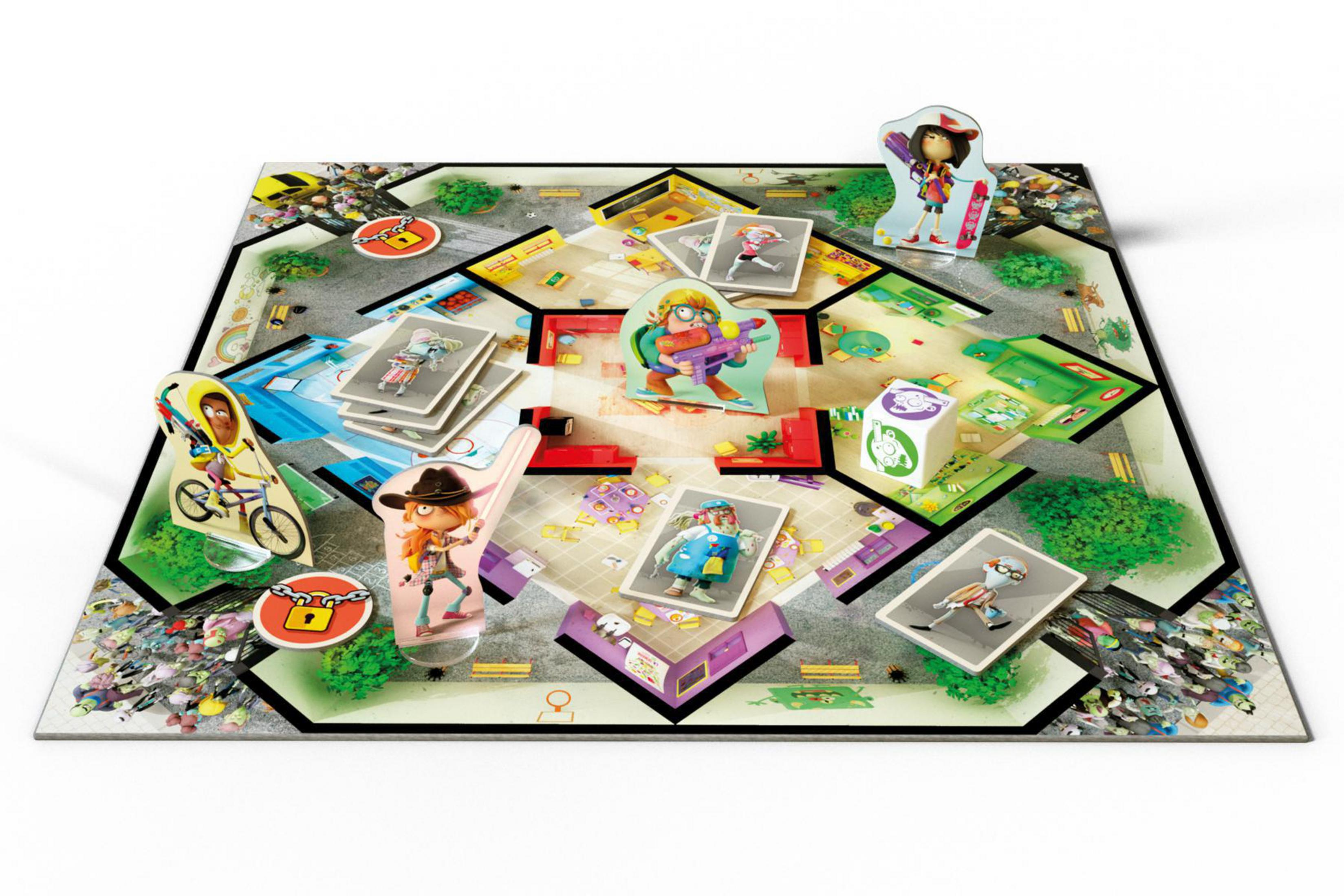 Brettspiel mit Cartoon-Figuren, Karten und Würfel auf einem Stadtplan.