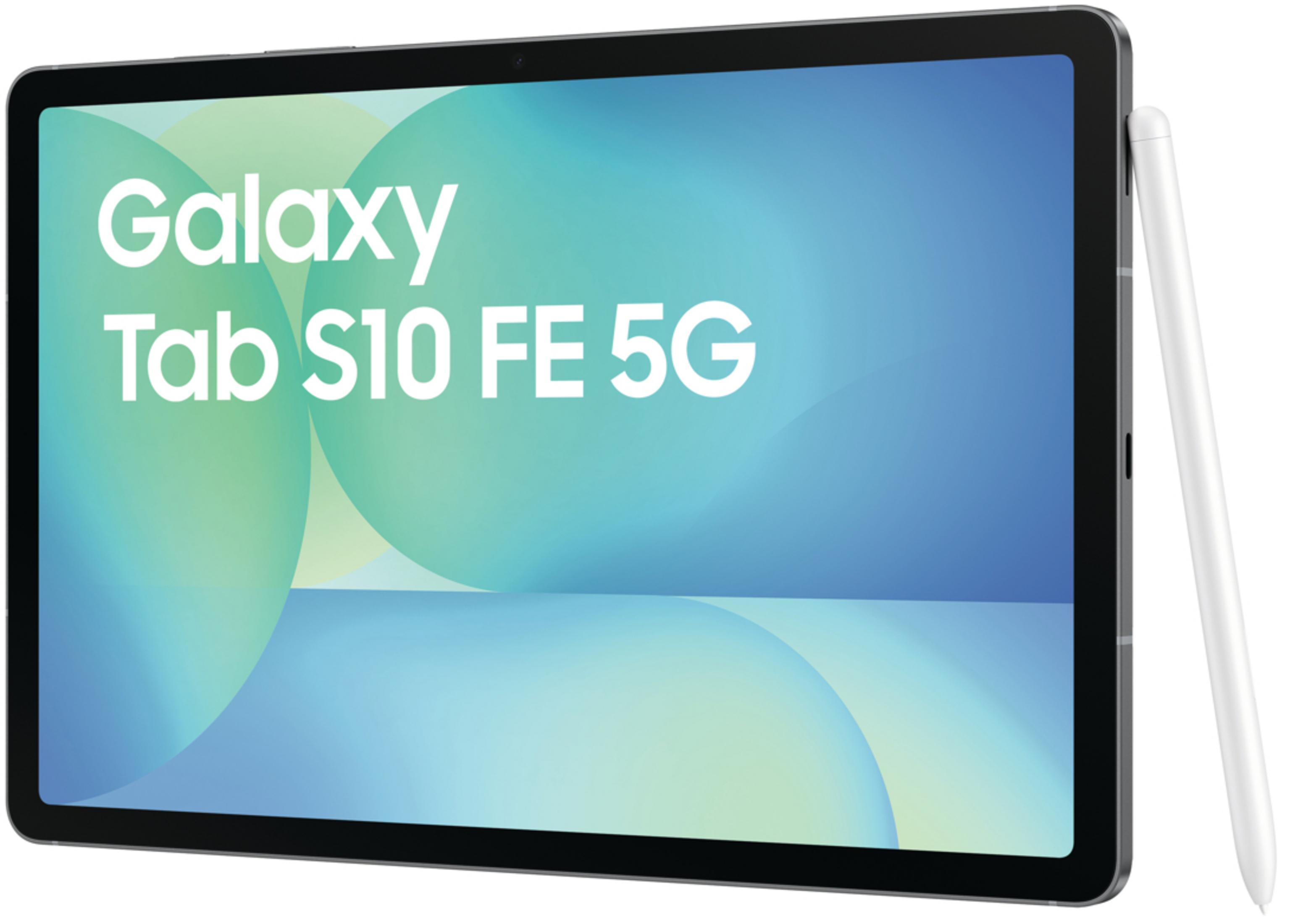 Ein silbernes Tablet mit einem weißen Stift, der an der Seite haftet. Auf dem Bildschirm steht 'Galaxy Tab S10 FE 5G'.