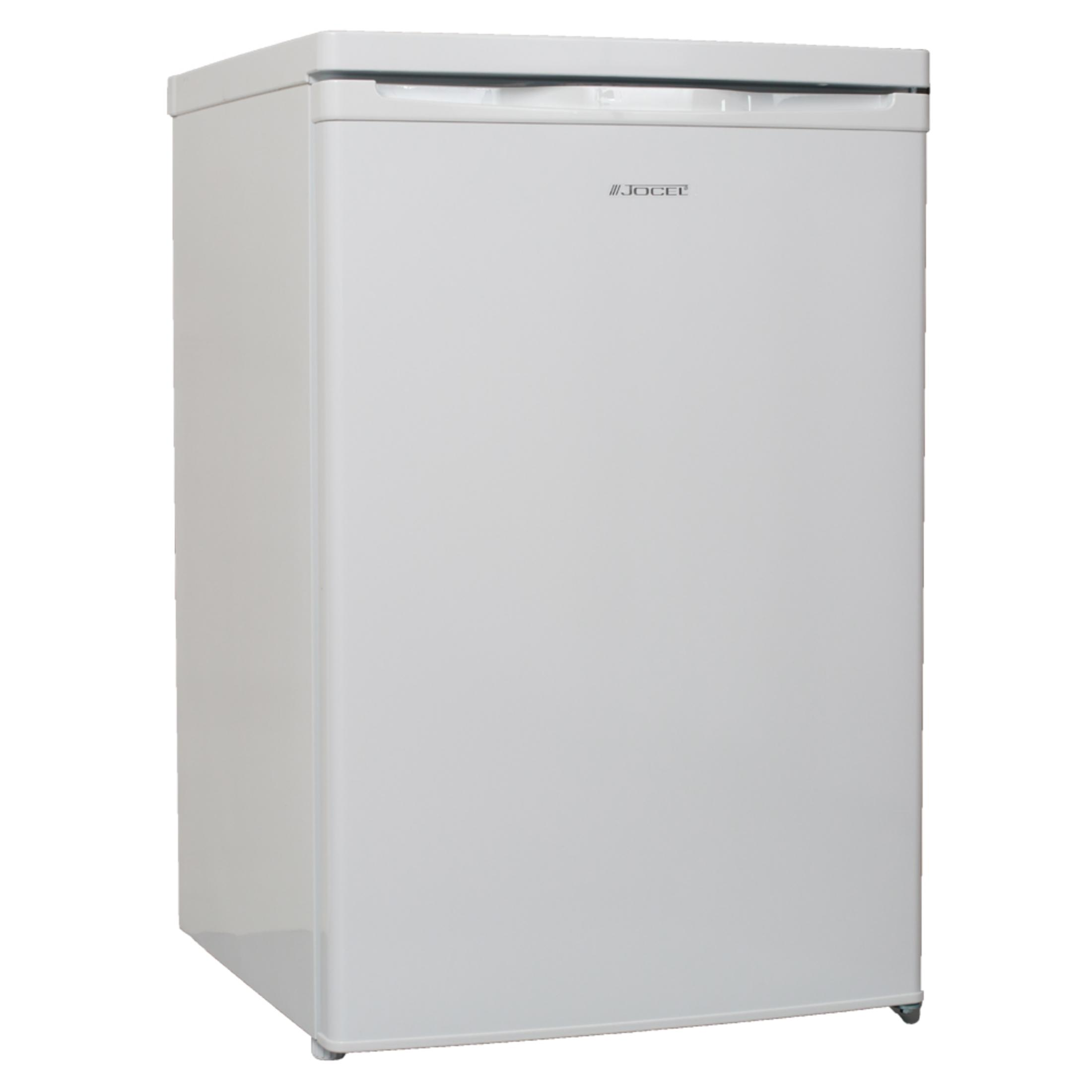 Un refrigerador blanco Jocel sobre un fondo blanco.